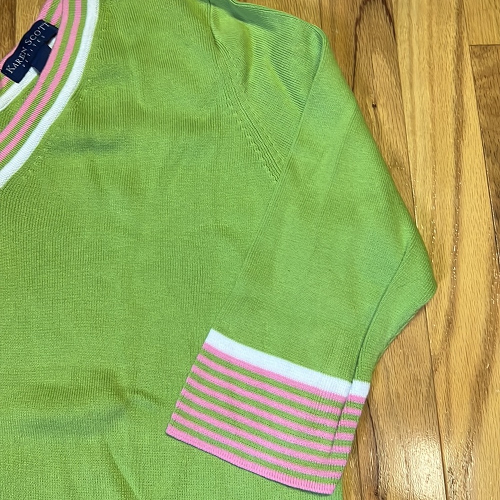 Karen Scott Petites light weight V-neck sweater - Picture 3 of 5